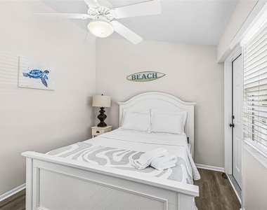 6020 Midnight Pass Road - Photo Thumbnail 12