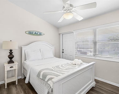 6020 Midnight Pass Road - Photo Thumbnail 11