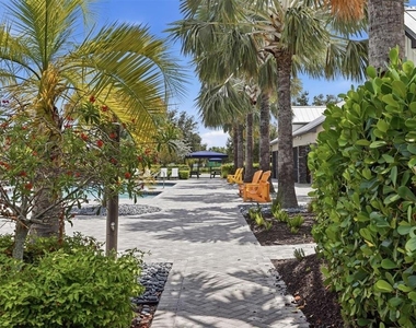 9108 Royal River Circle - Photo Thumbnail 37