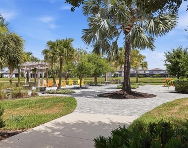 9108 Royal River Circle - Photo Thumbnail 36