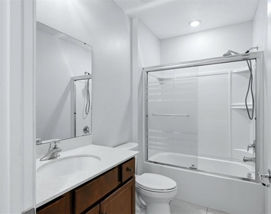9108 Royal River Circle - Photo Thumbnail 26