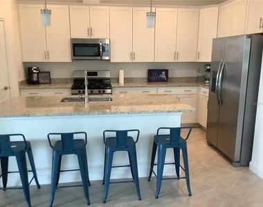 5409 Coral Reef Way - Photo Thumbnail 7