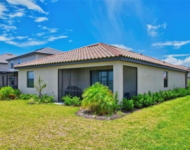 5409 Coral Reef Way - Photo Thumbnail 29