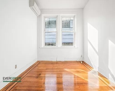 2785 East 15th Street - Photo Thumbnail 4