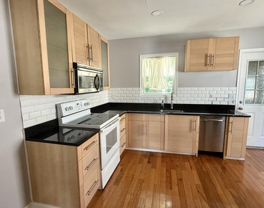 530 Myrtle Street - Photo Thumbnail 4