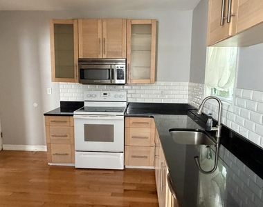 530 Myrtle Street - Photo Thumbnail 5