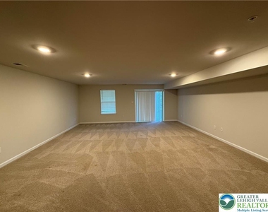 1047 Turnstone Drive - Photo Thumbnail 16