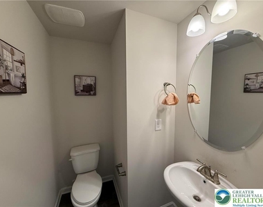 1047 Turnstone Drive - Photo Thumbnail 5
