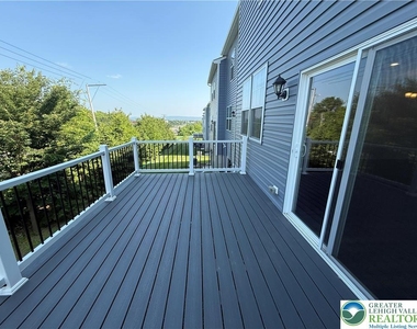 1047 Turnstone Drive - Photo Thumbnail 1