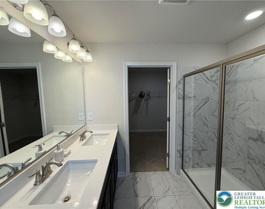 1047 Turnstone Drive - Photo Thumbnail 9