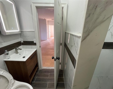 701 Main Street - Photo Thumbnail 4