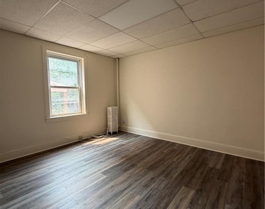 222 S 15th Street - Photo Thumbnail 8