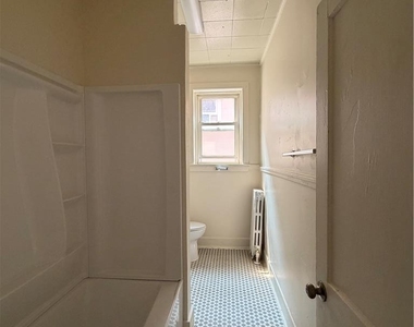 222 S 15th Street - Photo Thumbnail 6