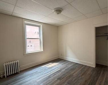 222 S 15th Street - Photo Thumbnail 7