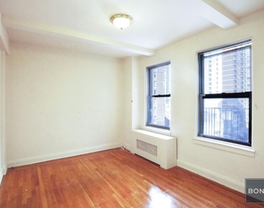 305 East 38th Street #3G - Photo Thumbnail 2