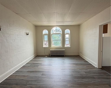 222 S 15th Street - Photo Thumbnail 1