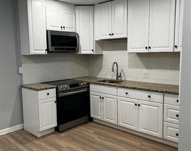 139 N 7th Street - Photo Thumbnail 3
