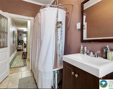 717 W Broad Street - Photo Thumbnail 8