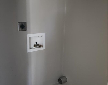 28 E Walnut Street - Photo Thumbnail 6