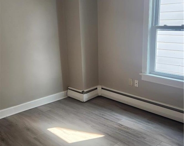28 E Walnut Street - Photo Thumbnail 8