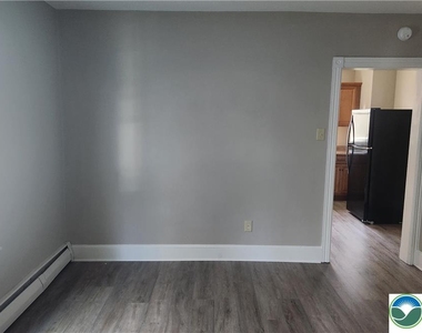 28 E Walnut Street - Photo Thumbnail 3