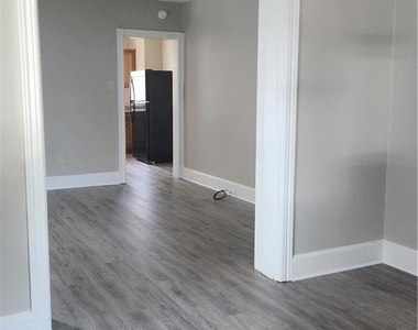 28 E Walnut Street - Photo Thumbnail 2