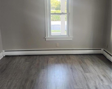 28 E Walnut Street - Photo Thumbnail 4