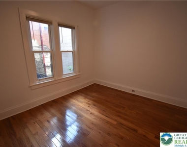 217 Spring Garden Street - Photo Thumbnail 8