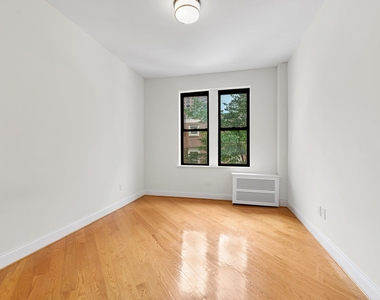 226 East 70th Street - Photo Thumbnail 5