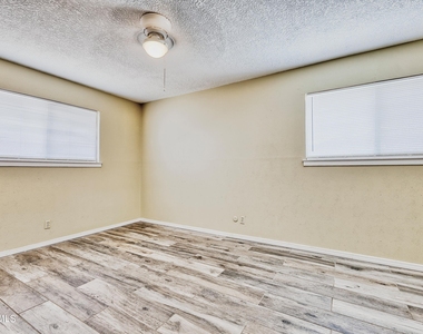 9981 Gschwind Avenue - Photo Thumbnail 22