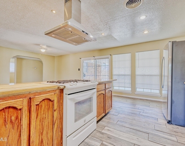 9981 Gschwind Avenue - Photo Thumbnail 9