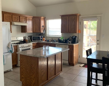 228 Ferinand Court - Photo Thumbnail 8