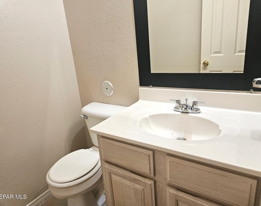 12604 Sun Terrace Avenue - Photo Thumbnail 9