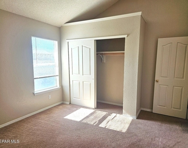 12604 Sun Terrace Avenue - Photo Thumbnail 28