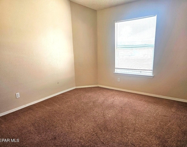 12604 Sun Terrace Avenue - Photo Thumbnail 21