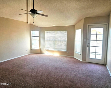 12604 Sun Terrace Avenue - Photo Thumbnail 24