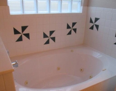 12604 Sun Terrace Avenue - Photo Thumbnail 15