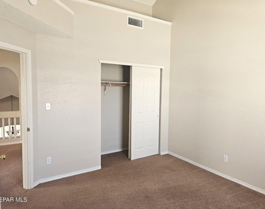 12604 Sun Terrace Avenue - Photo Thumbnail 19