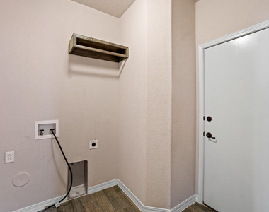 852 Lemington Street - Photo Thumbnail 32