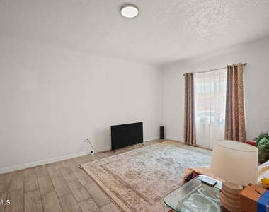 2805 Grant Avenue - Photo Thumbnail 3
