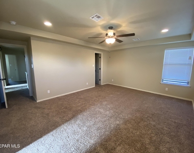 408 La Puesta Drive - Photo Thumbnail 18