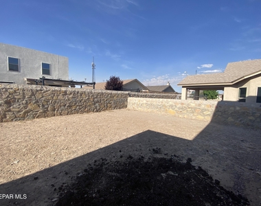 408 La Puesta Drive - Photo Thumbnail 22