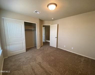 408 La Puesta Drive - Photo Thumbnail 11
