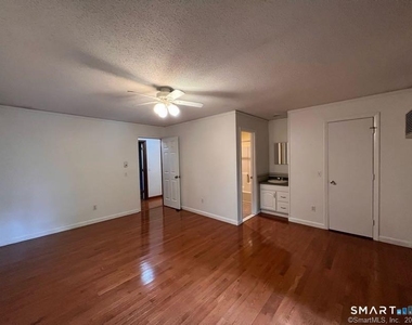 223 Flanders Road - Photo Thumbnail 4