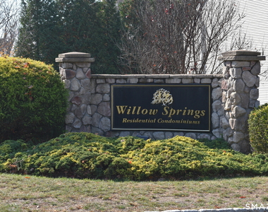 17 Willow Springs - Photo Thumbnail 13