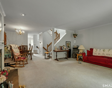 12 Boulevard Drive - Photo Thumbnail 4