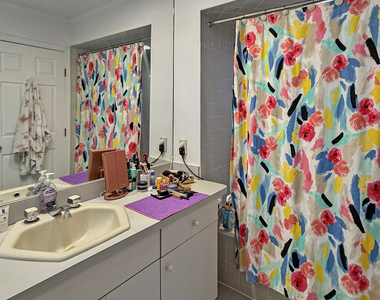 12 Boulevard Drive - Photo Thumbnail 7