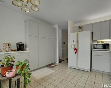 12 Boulevard Drive - Photo Thumbnail 6