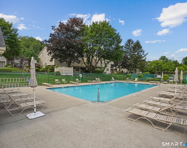 12 Boulevard Drive - Photo Thumbnail 16