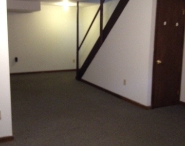 235 Red Oak Lane - Photo Thumbnail 9